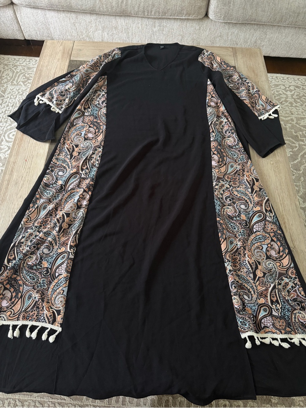 Abaya Elegant Black Maxi Dress with Paisley Panels and Tassel Trim - Picture 3 of 6